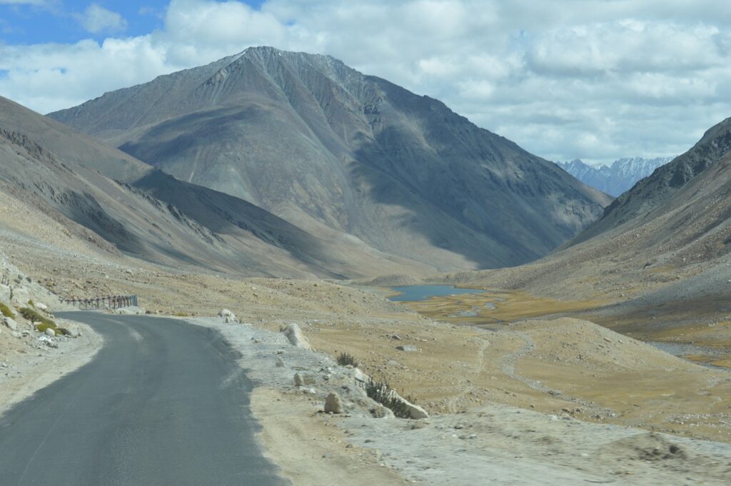 road, leh, ladakh